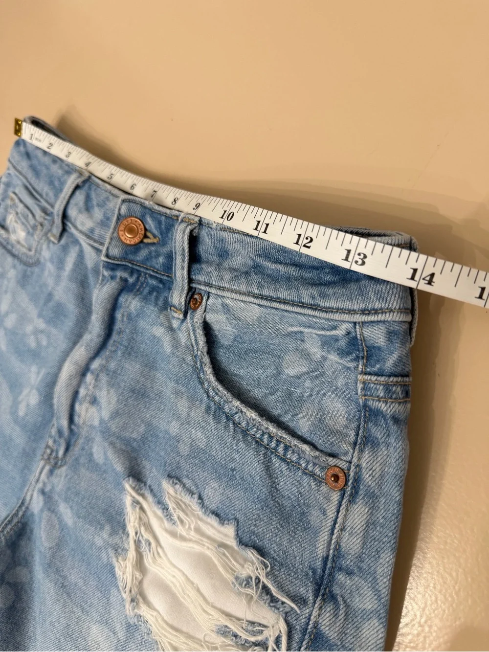 American Eagle Highest Rise Baggy Daisy Floral Denim Shorts Distressed Women's 4